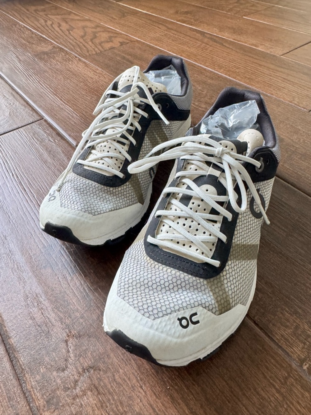 On Cloudrush Swiss Running Shoes Women's Size 8.5 Black & White
